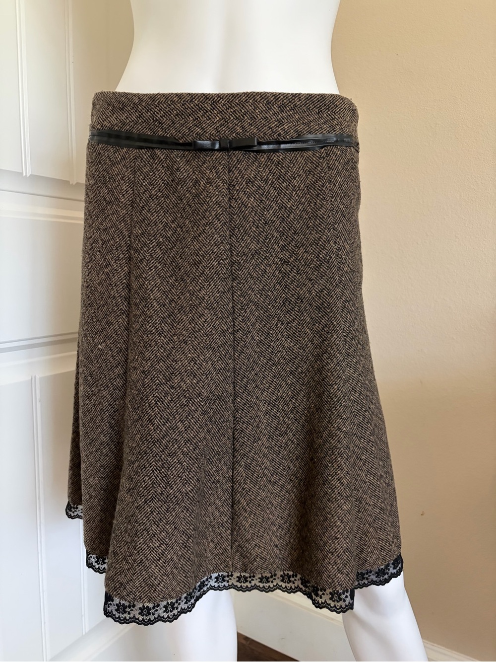 Vintage 90s Y2K Brown A-Line Wool Office Academia Skirt with Lace Trim and Bow